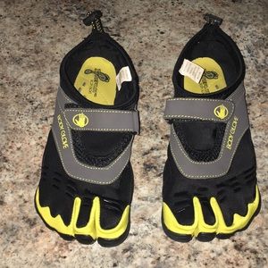 Body Glove 3T Barefoot Max Excellent Condition!